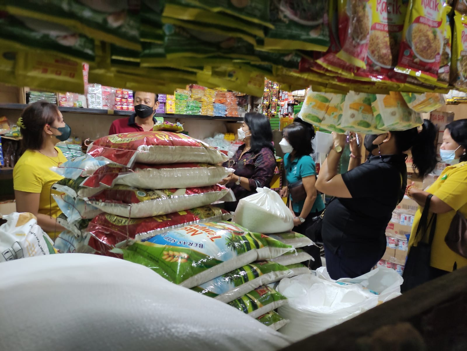 Harga Mencuat Disperindag Denpasar Monitoring Harga Minyak Goreng di Pasar Tradisional