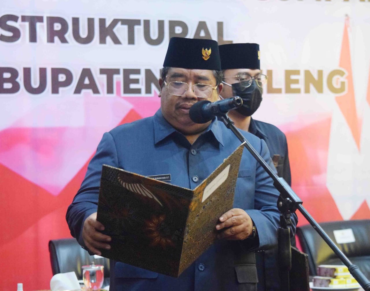 Dokumentasi dari - Bupati Buleleng Lant­ik dan Ambil Sumpah Lima Pejabat Tinggi Pratama