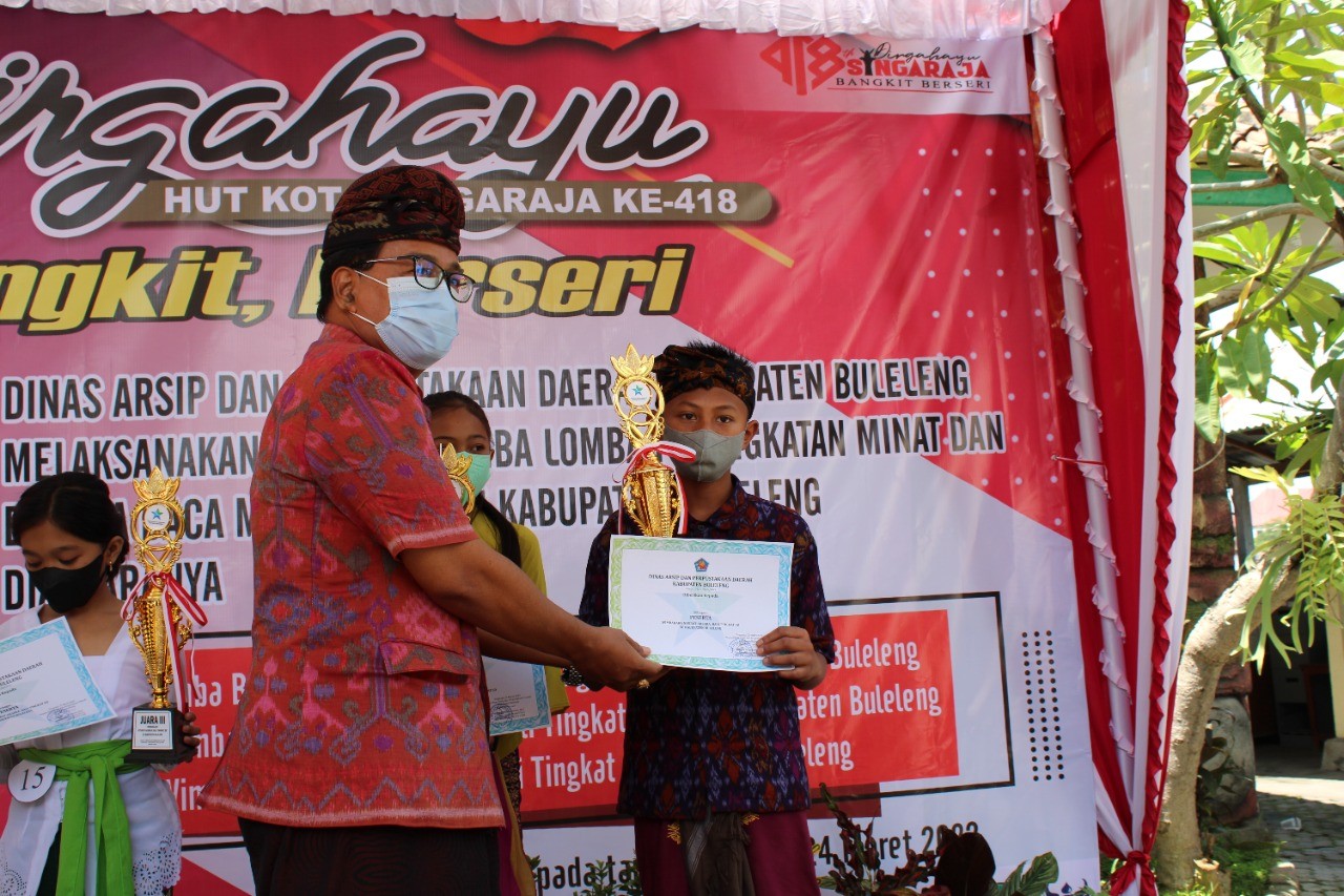 Dokumentasi dari - Ajegkan Budaya Bali, DAPD Buleleng Gelar Lomba Nyurat Aksara Bali