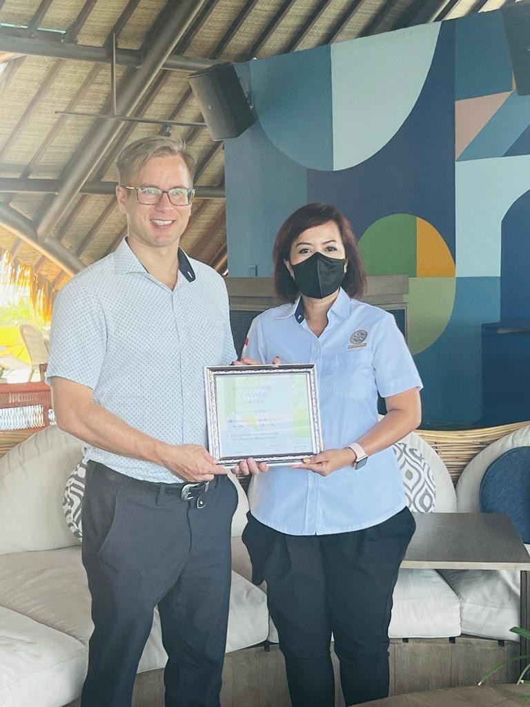 Dokumentasi dari - BIPAS Unud Terima Penghargaan Outstanding Partner Award dari Asia Exchange