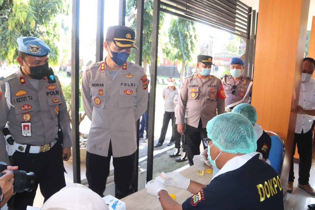 Dokumentasi dari - Test Urine, Polda Bali Sidak Personel dan Kapolres Buleleng 