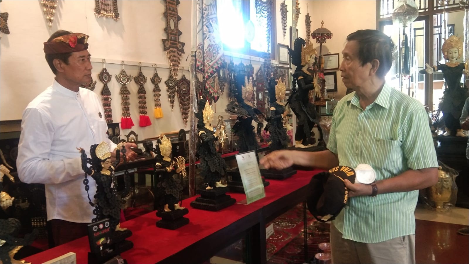 Dokumentasi dari - DPD Diharapkan Perjuangkan Kerajinan Pis Bolong Panca Datu Suvenir KTT G20 di Bali