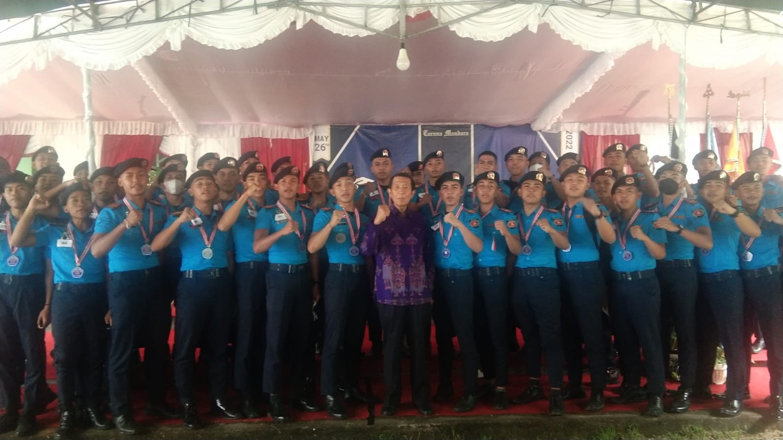 Dokumentasi dari - Graduation Dwi Pradana, SMA Taruna Mandara Siapkan Pemimpin Masa Depan 