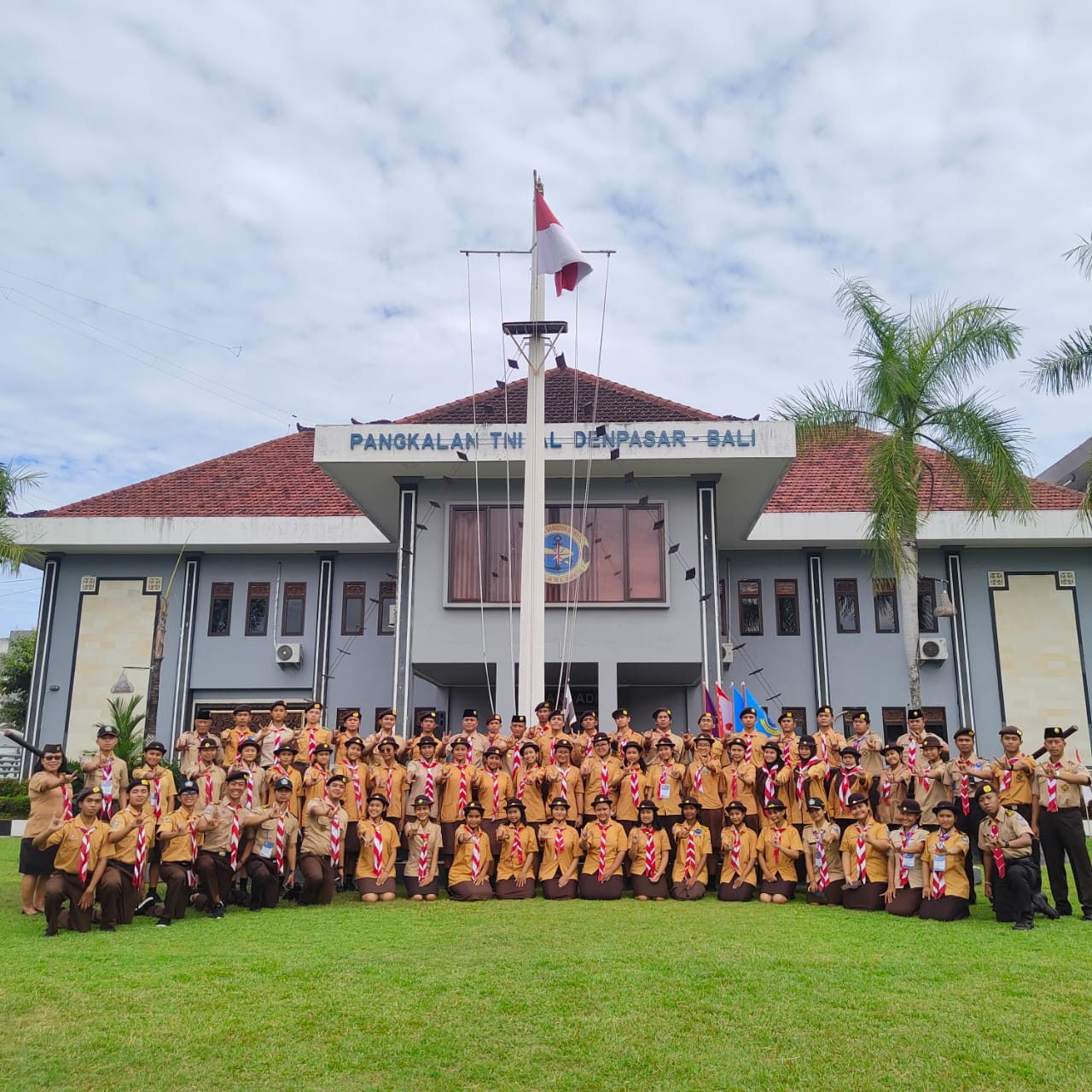Dokumentasi dari - Danlanal Lantik Anggota Saka Bahari Angkatan di Mako Lanal Denpasar 