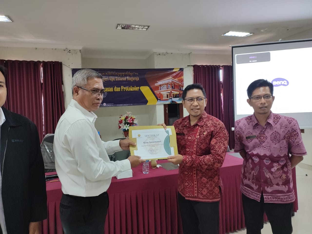 Dokumentasi dari - STAHN Mpu Kuturan Singaraja Selenggarakan Pelatihan Kehumasan dan Protokol