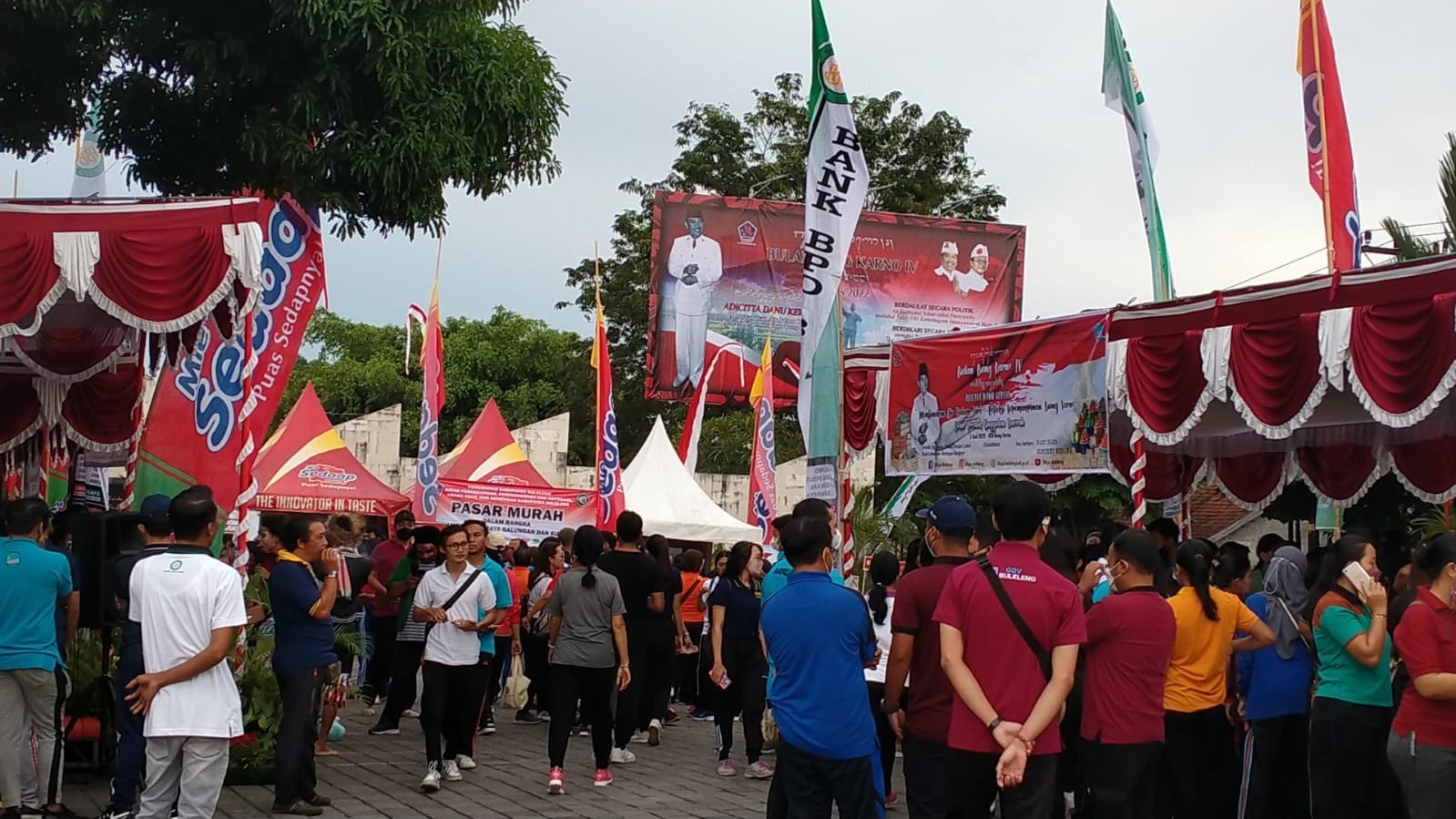 Dokumentasi dari - Pasar Murah lan Pameran ngaramaiyang pakelingan  Bulan Bung Karno ring Buleleng