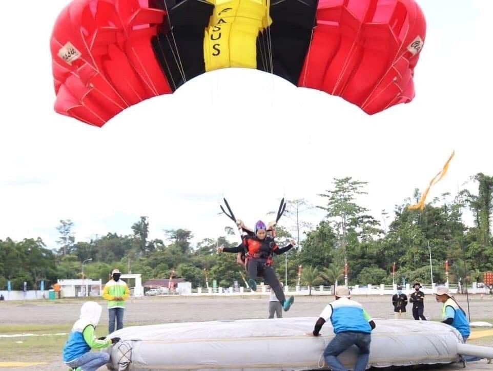 Dokumentasi dari - Kowad Penakluk Angkasa, Waged utawi Maprestasi Terjun Payung Serka (K) Ni Putu Irma Purnama Dewi