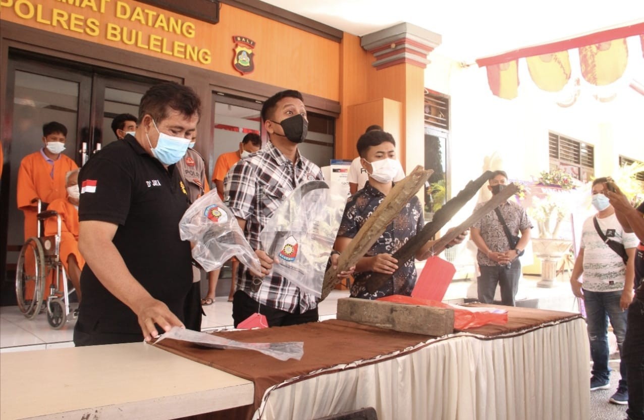 Dokumentasi dari - Polres Buleleng Menetapkan 9 Tersangka Kasus Pembakaran Rumah di Desa Julah