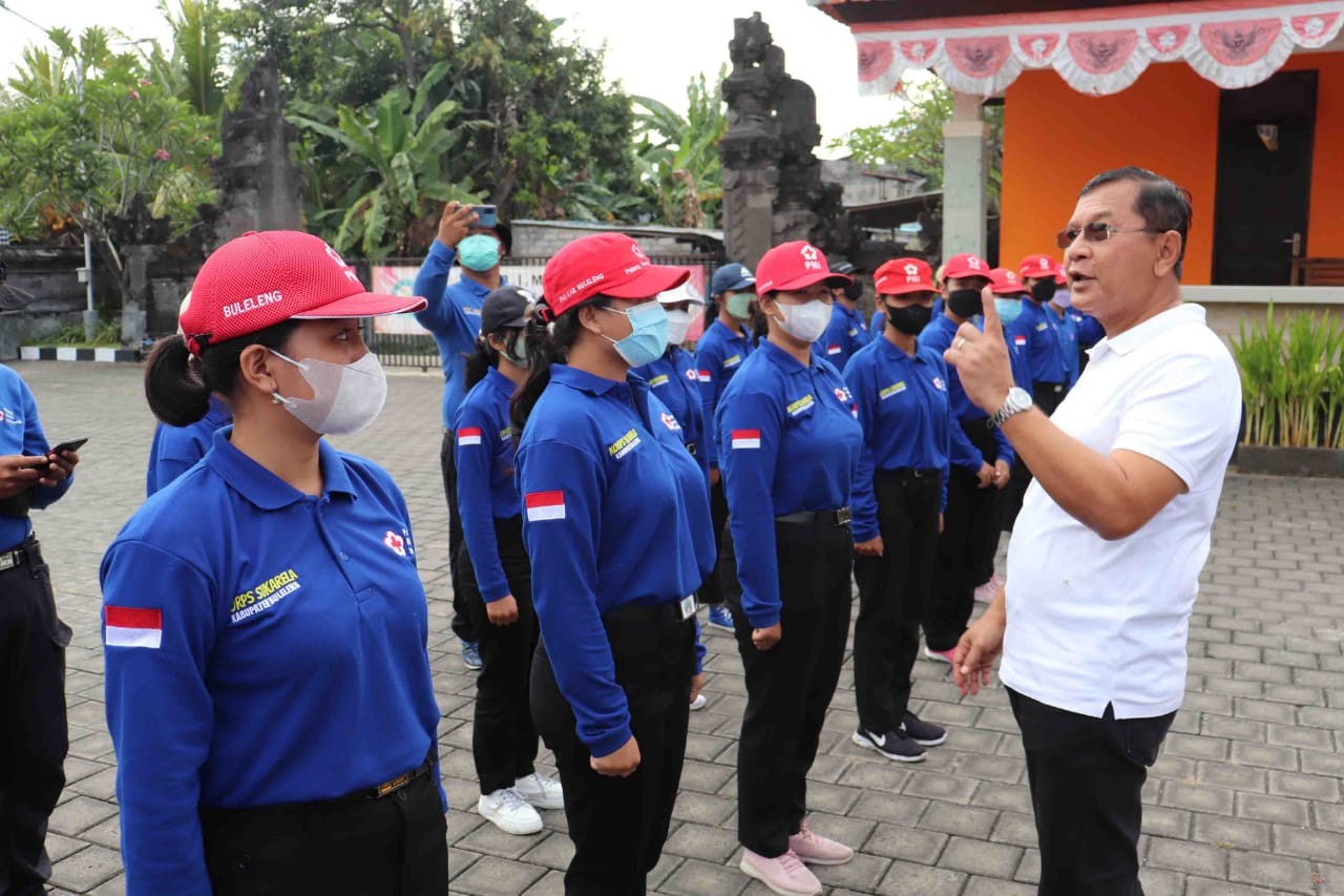 Dokumentasi dari - Wabup Sutjidra Harap­kan KSR PMI Kuasai Keterampilan Penanga­nan Kegawatdaruratan