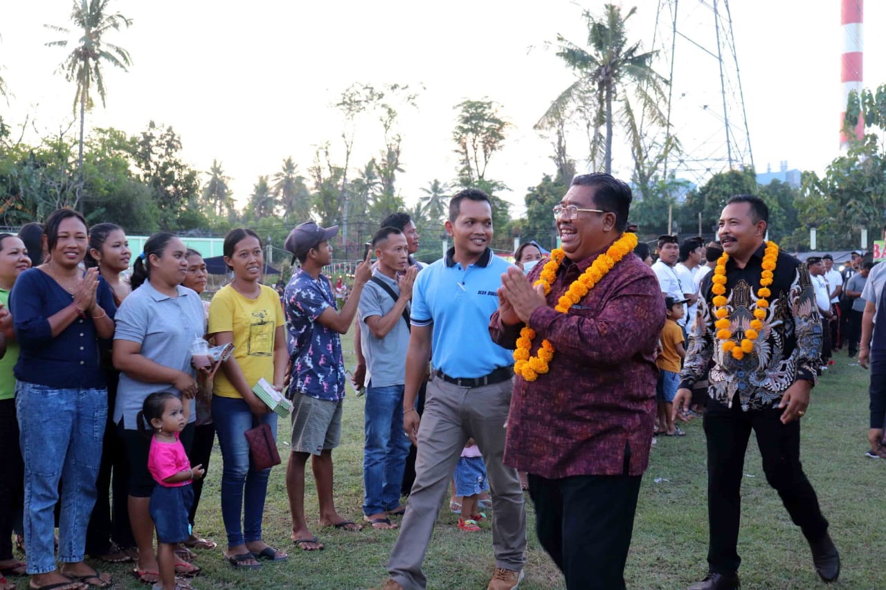 Dokumentasi dari - Bupati Buleleng Putu Agus Suradnyana Mendoro­ng Digitalisasi Desa
