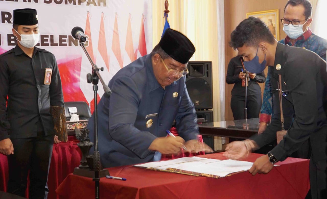 Dokumentasi dari - Bupati Buleleng Lant­ik Tiga Pejabat Hasil Seleksi Terbuka