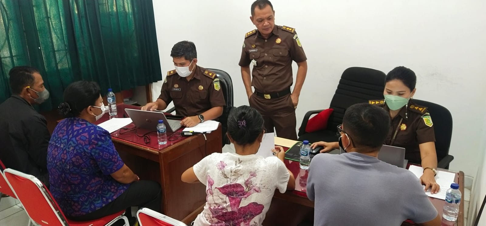 Dokumentasi dari - Penyidik Kejari Buleleng Bertekad Tuntaskan Perkara Dugaan Tindak Pidana Koripsi LPD Anturan