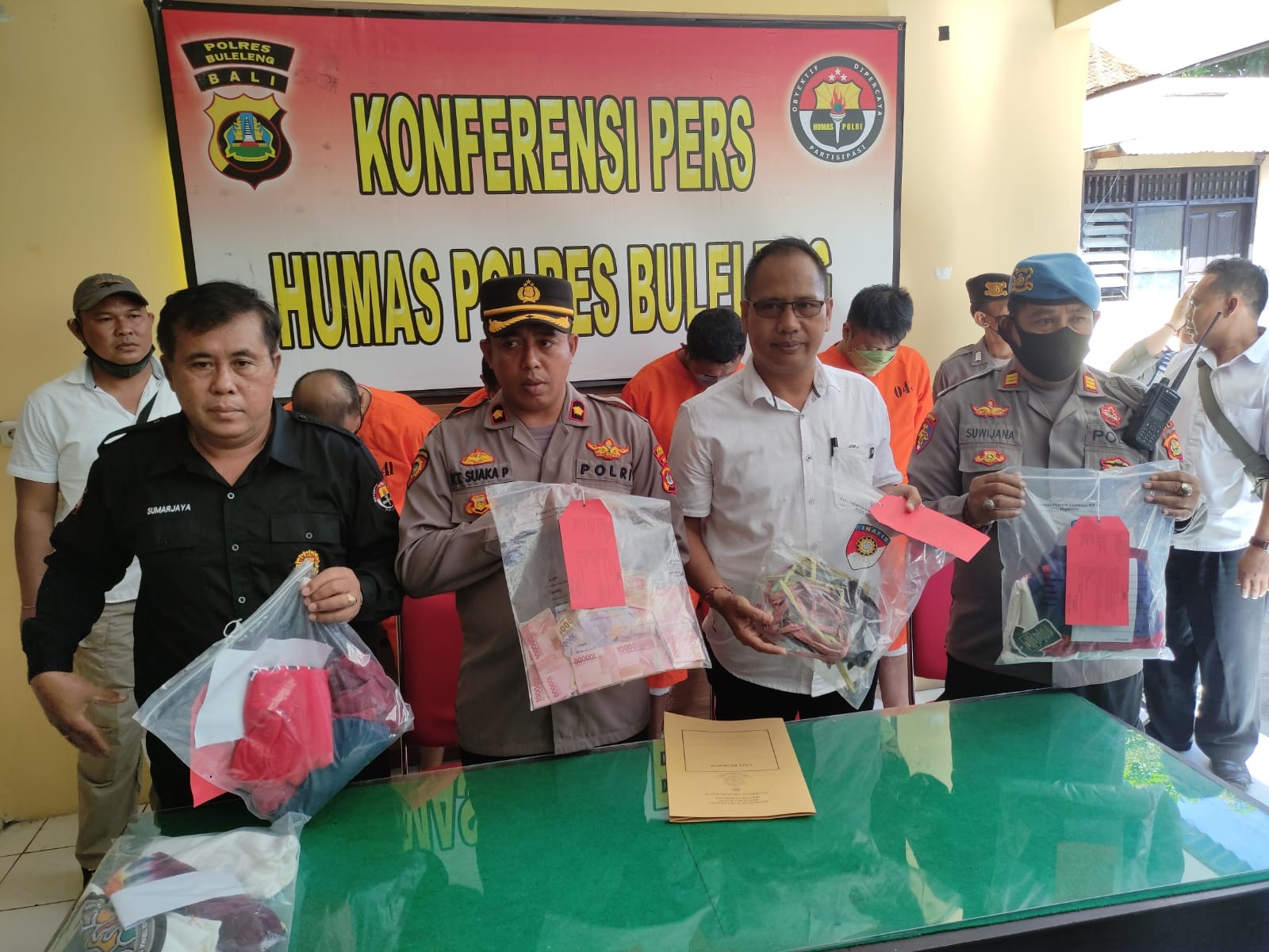 Dokumentasi dari - 4 Pelaku Pencuri Asal Luar Bali, 2 Pecatan Anggota TNI Berhasil Menguras Isi Berankas