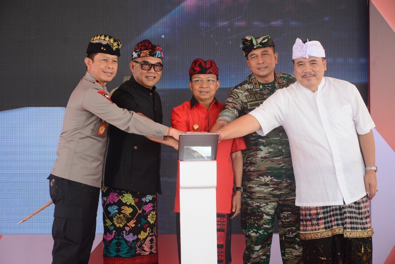 Dokumentasi dari - Gubernur Bali Melakukan Peletakan Batu Pertama Pembangunan Tower Turyapada