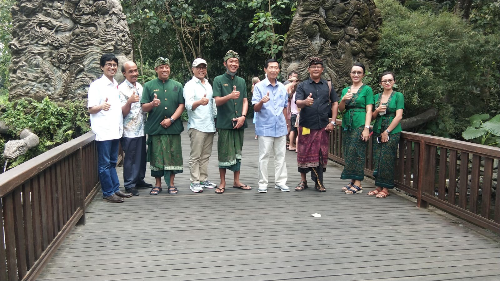 Dokumentasi dari - Mangku Pastika Ajak Jaga Aset Monkey Forest Ubud, Kembali Ramai Dikunjungi Wisatawan Pasca Pandemi