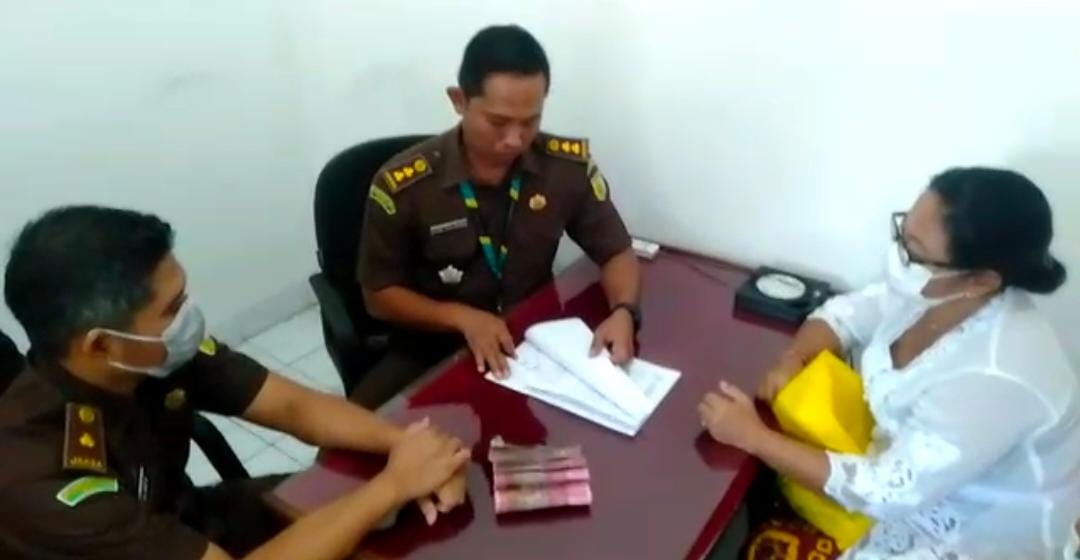Dokumentasi dari - Perkara Korupsi LPD Anturan Buleleng, Pengembalian Uang Reward Terus Berlanjut