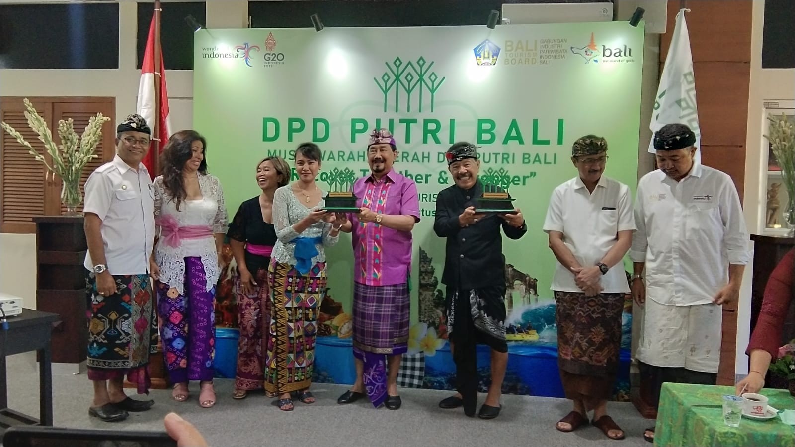 Dokumentasi dari - Organisasi Pejuang Pariwisata, Gek Inda Kembali Pimpin DPD PUTRI