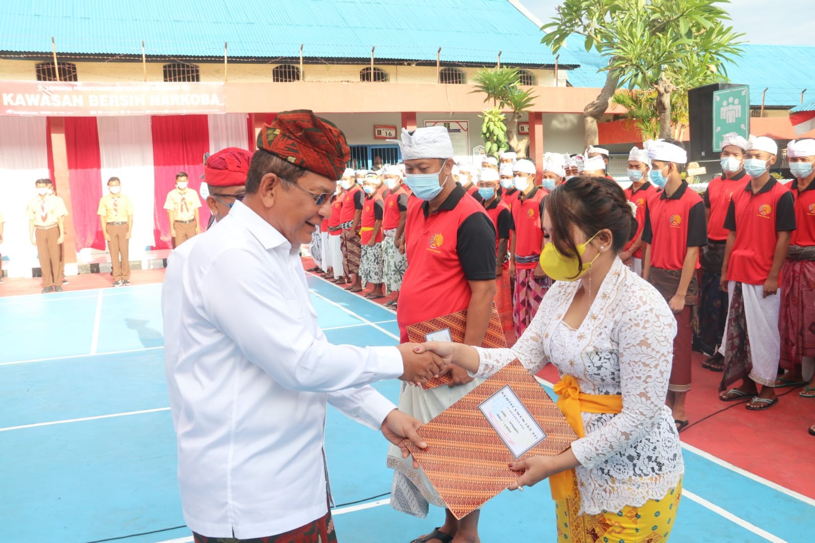 Dokumentasi dari - Sebanyak 206 Warga Binaan Lapas Singaraja Dapatkan Remisi 