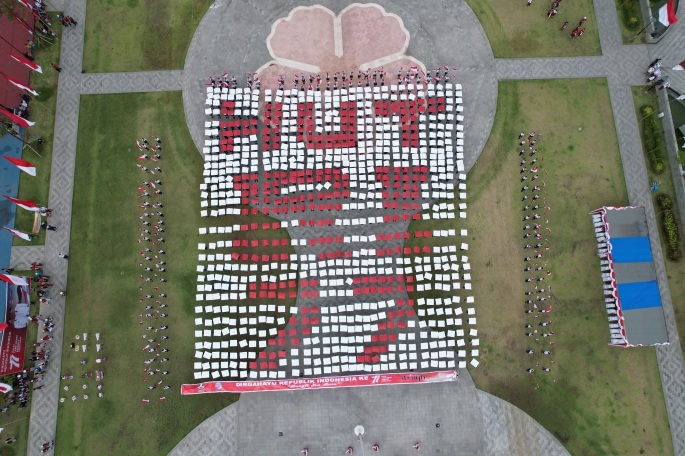 Dokumentasi dari - Panampilan Paper MOB  1.130 Siswa SMP Meriahkan HUT RI di Bangli