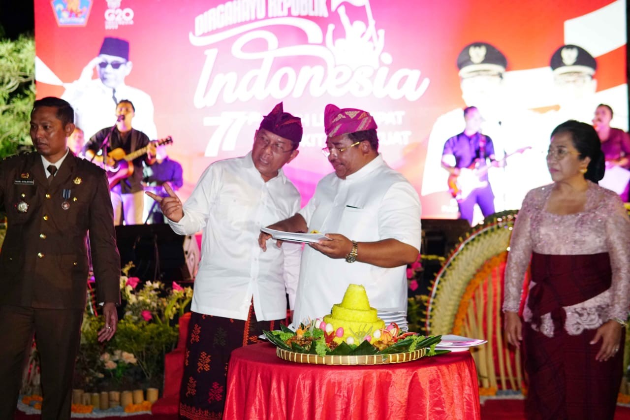 Dokumentasi dari - Puncak Perayaan Kemerdakaan RI ke-77 Jadi Momen Terakhir Pasangan Suradnyana-Sutjidra