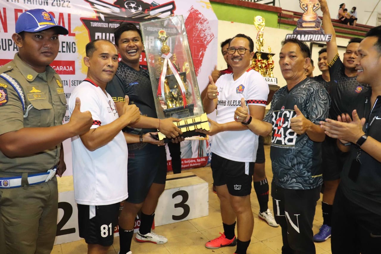 Dokumentasi dari - Satpol PP Juarai Tur­namen Futsal Bupati Buleleng Cup VIII Ta­hun 2022