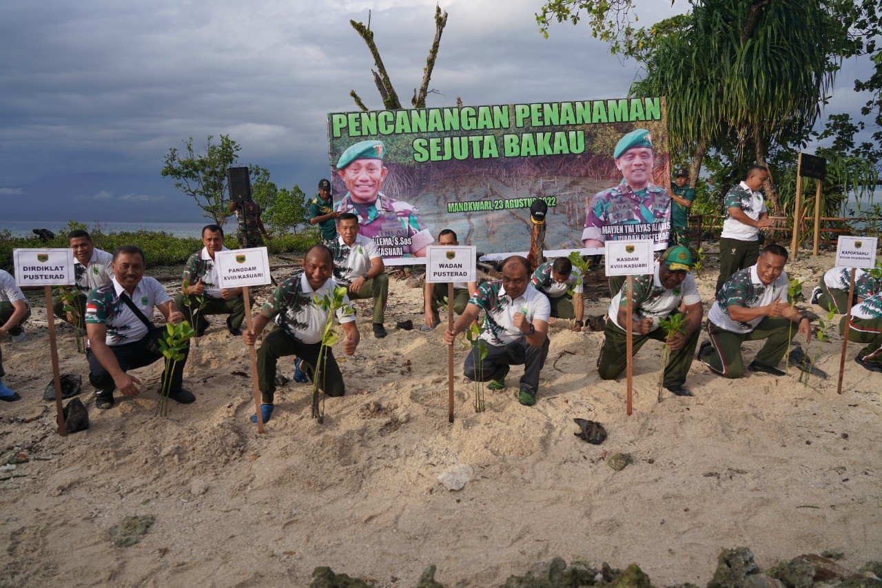Dokumentasi dari - Selamatkan Pulau Raimuti Manokwari dari Abrasi, Kodam Kasuari Tanami Pohon Bakau