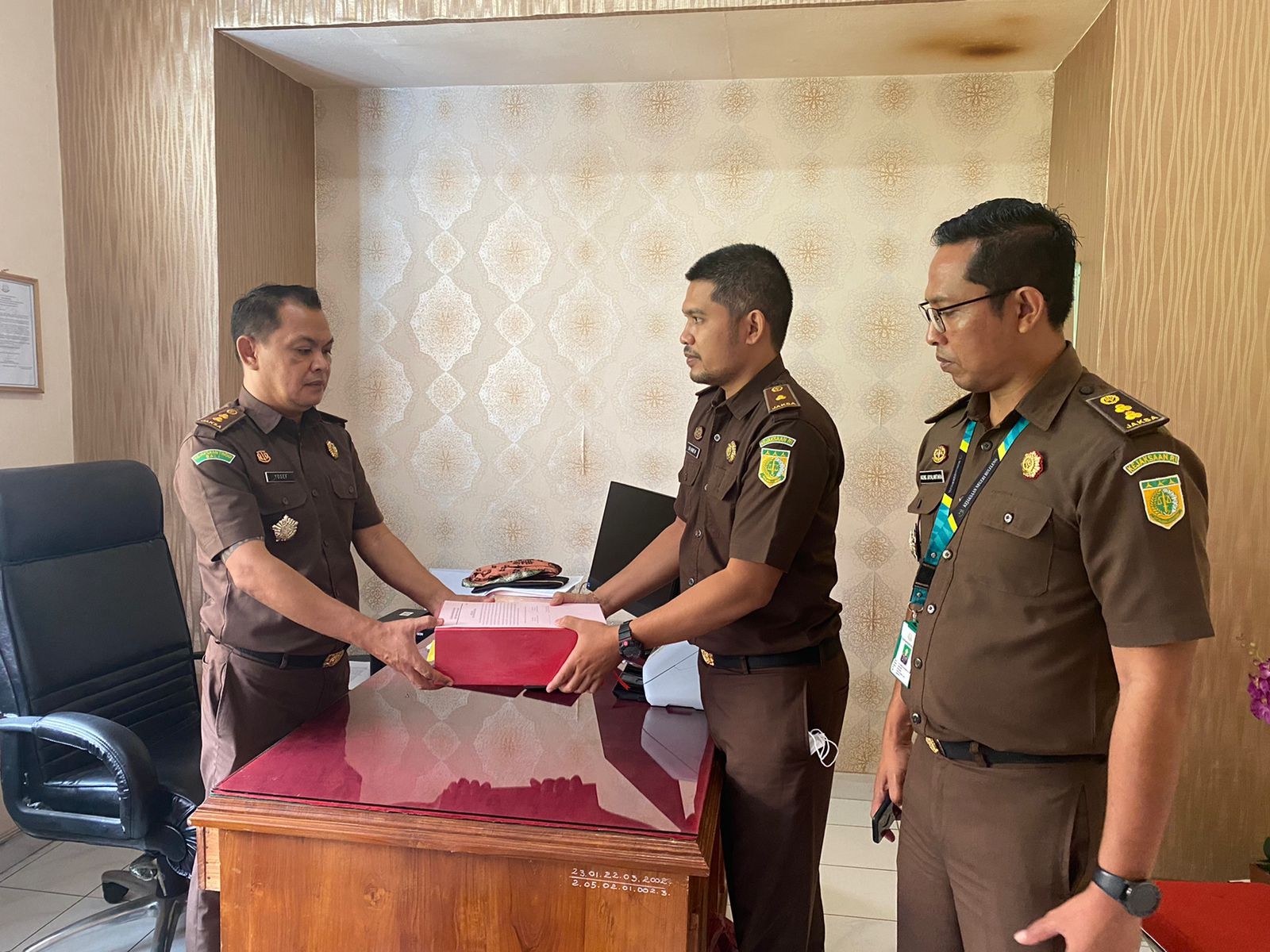 Dokumentasi dari - Pelimpahan Berkas Perkara Tindak Pidana Korupsi LPD Anturan Dari Penyidik Kepada Penuntut Umum