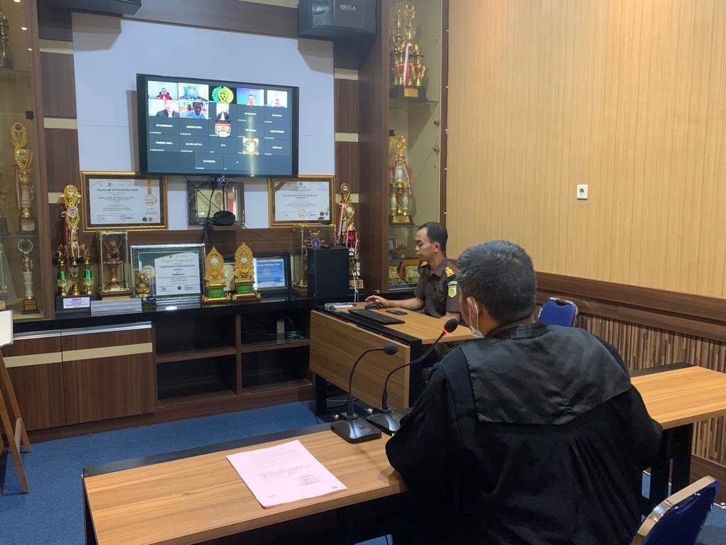 Dokumentasi dari - Kasus BUMDes Desa Pucaksari, JPU Kejari Buleleng Menuntut Terdakwa Ni Putu Masdarini Bersalah 