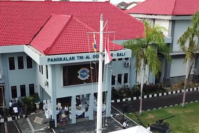 Dokumentasi dari - Raih Peringkat I Lanal Teladan tipe B, Lanal Denpasar Kibarkan Bendera Lanal Teladan