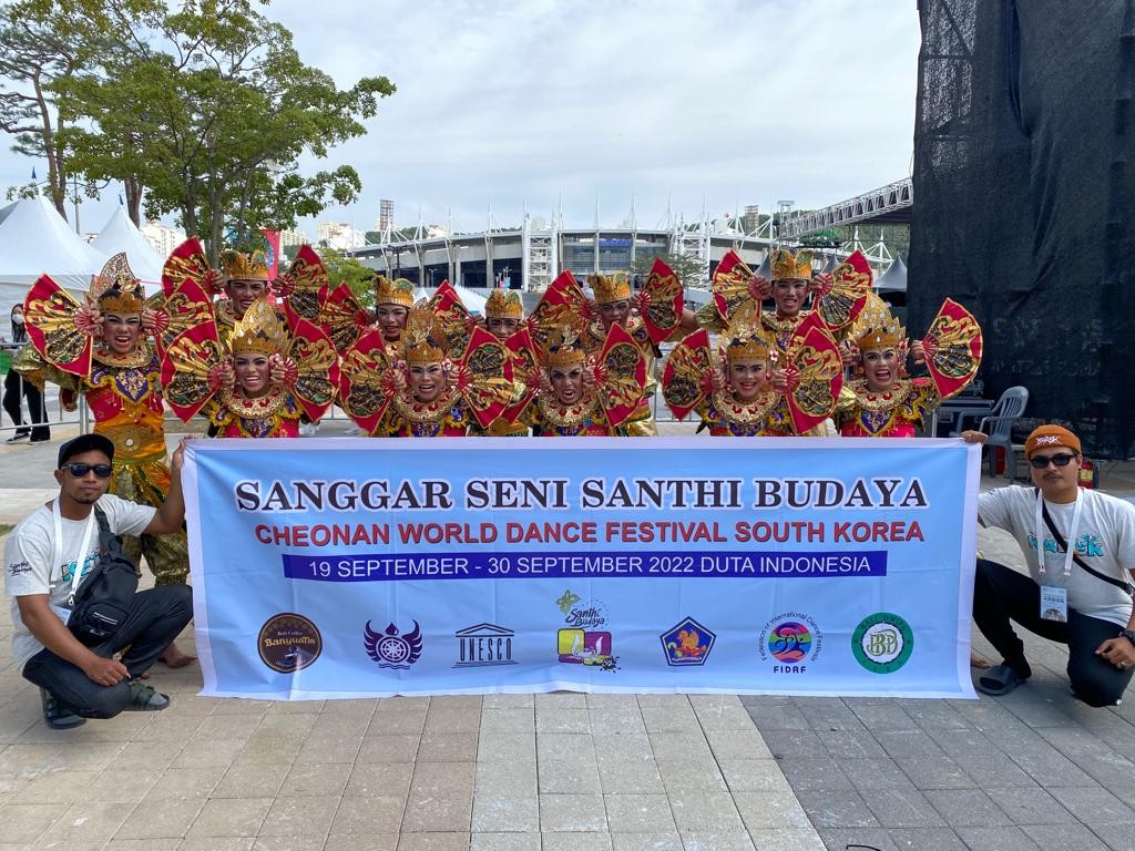 Dokumentasi dari - Sanggar Santi Budaya Buleleng Ikuti Kompetisi Internasional di Korea Selatan