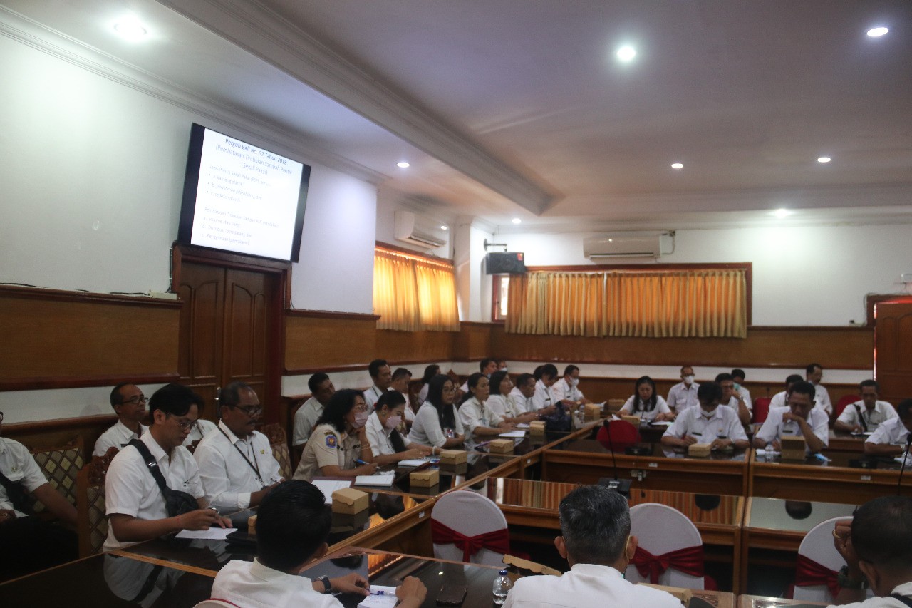 Dokumentasi dari - Sikapi Pergub Bali No.97  2018 Dan Pergub No.47 2019, OPD Diminta Lakukan Gerakan Kebersihan