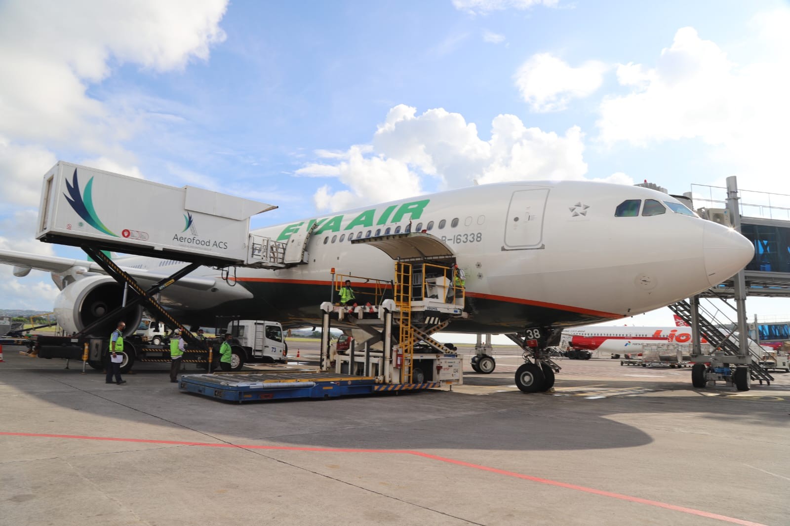Dokumentasi dari - Eva Air Terbang Perdana ke Bali