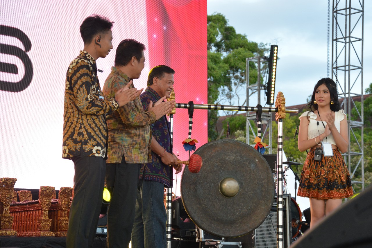 Dokumentasi dari - Gempita Karmany Smansa XXI di Lapangan Niti Mandala Renon