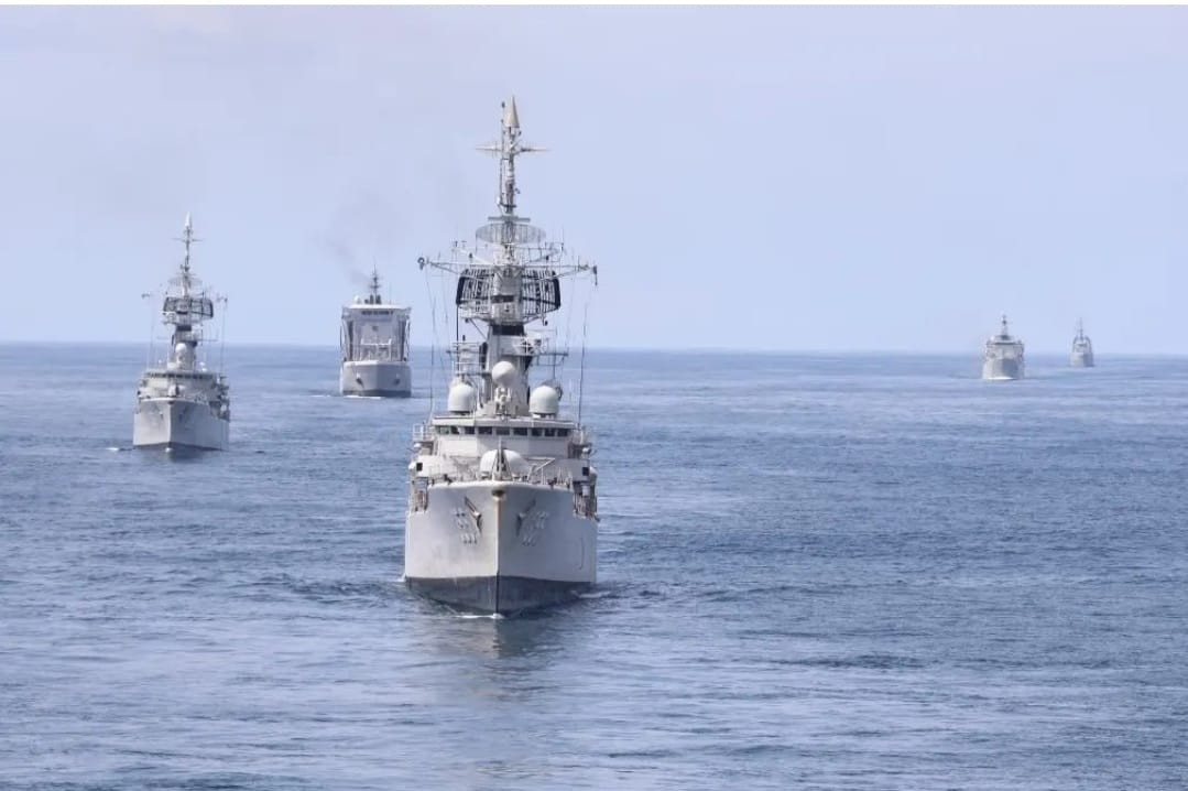 Dokumentasi dari - 14 KRI hingga Pasukan Khusus TNI AL Diterjunkan Amankan KTT G20