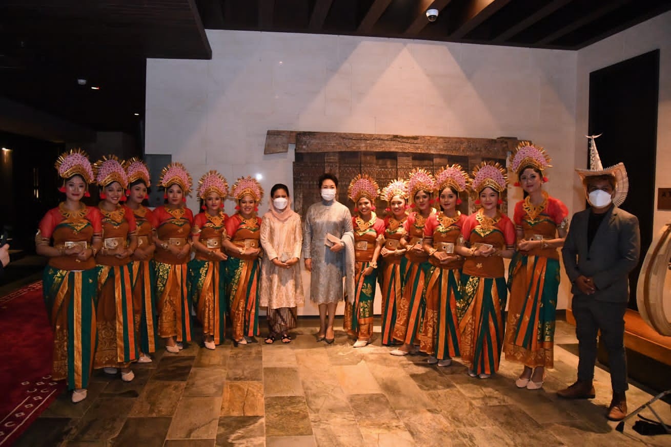 Dokumentasi dari - Perkuat Bali - China, Presiden Xi Jinping  Disambut TCI Fakultas Pariwisata Unud Sukseskan KTT G20