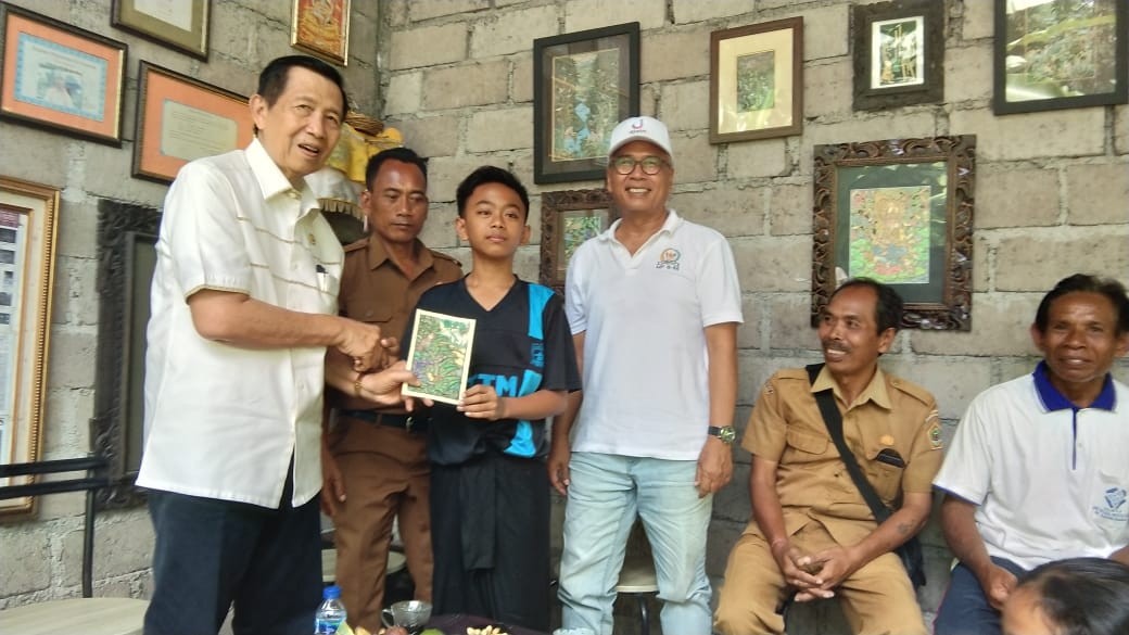 Dokumentasi dari - Lestarikan Seni, Mangku Pastika Akan Promosikan Gaya Lukisan Miniatur Banjar Keliki Kawan 