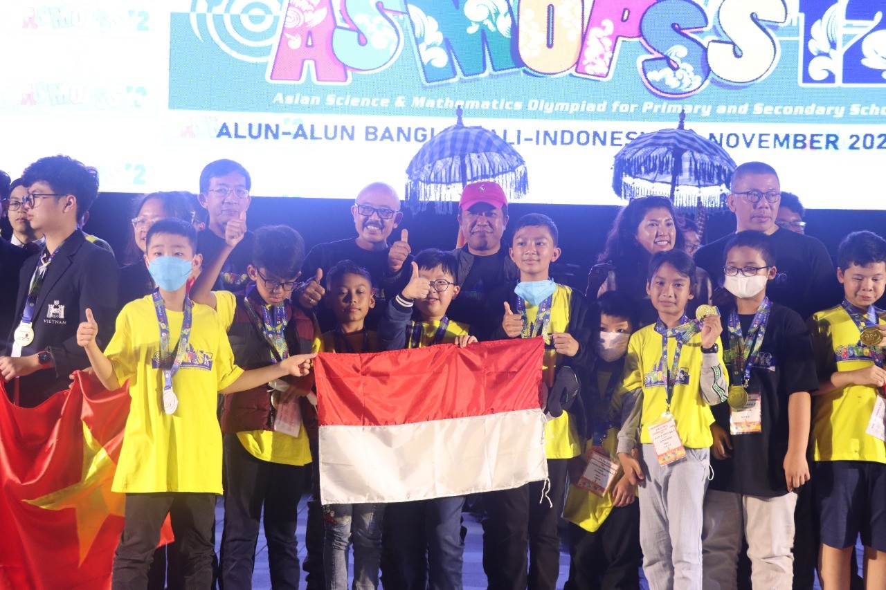 Dokumentasi dari - Prof Yohanes Surya Berharap Siswa tetap Bermimpi Besar, Olimpiade Sains dan Matematika Tingkat Asia Ditutup