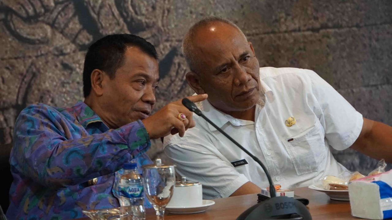 Dokumentasi dari - Penjabat Bupati Bule­leng Kembali Tegaskan Tidak Ada Pengangk­atan Tenaga Kontrak