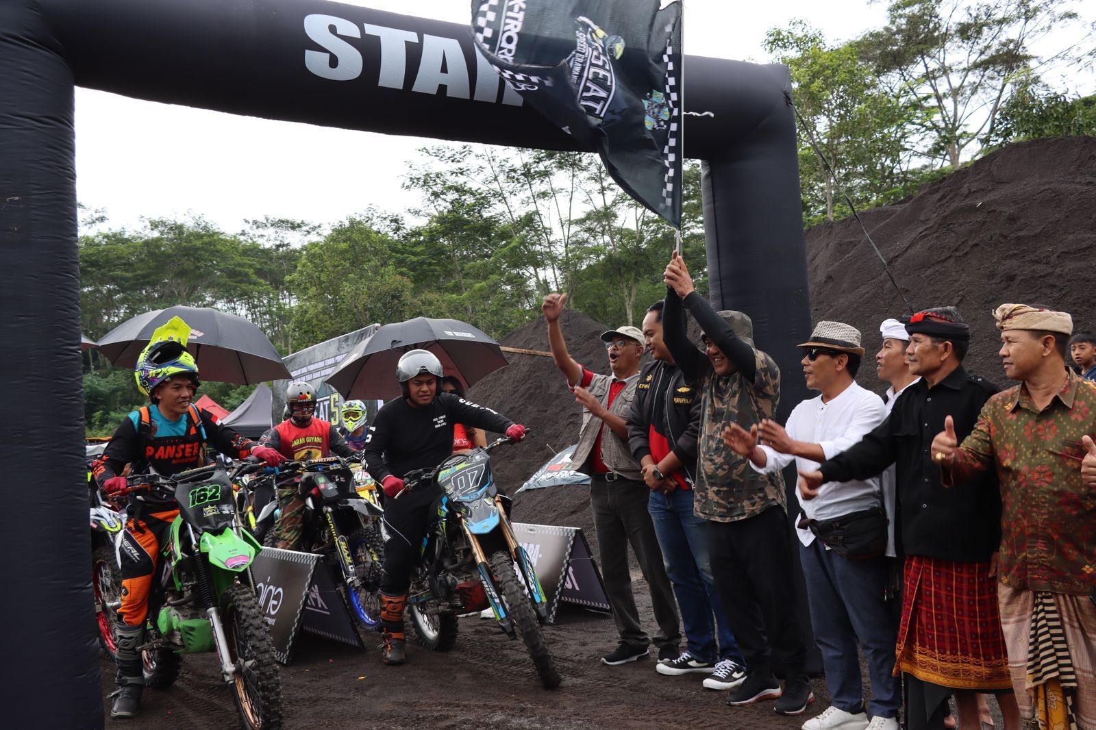 Dokumentasi dari - Bupati Bangli Buka Event Speed Erawang Adventure Trail di Desa Abang Batudinding Kintamani