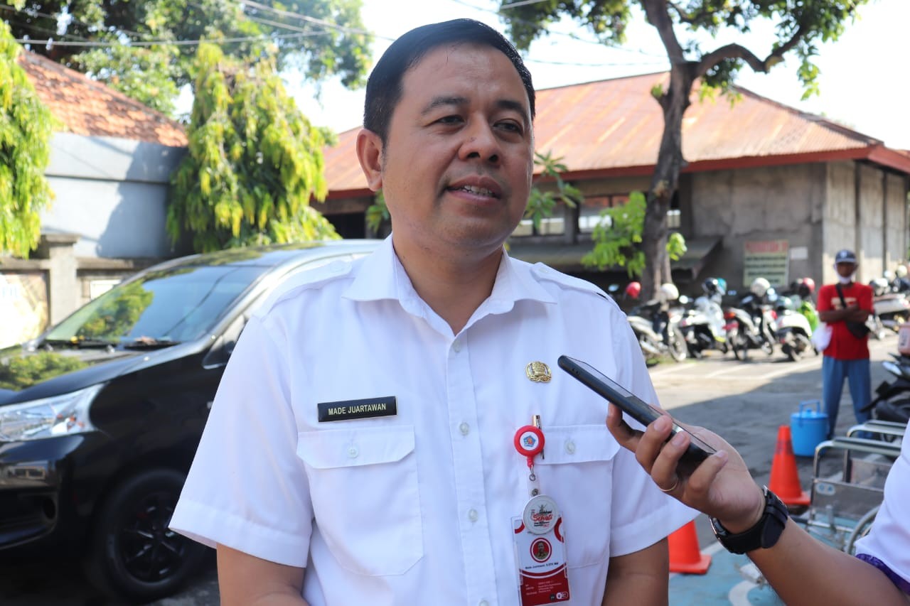 Dokumentasi dari - 14.800 Penduduk Bule­leng Telah Registrasi IKD