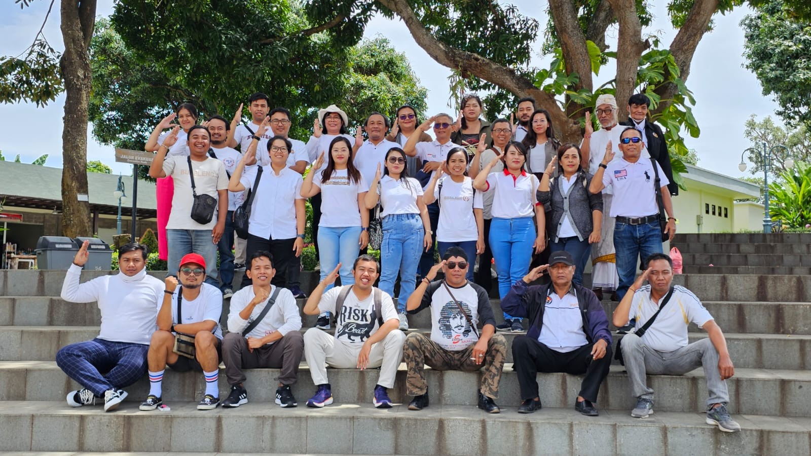 Dokumentasi dari - PWI Buleleng Gelar Bakti Sosial Dan Syukuran, Warnai HPN 2023