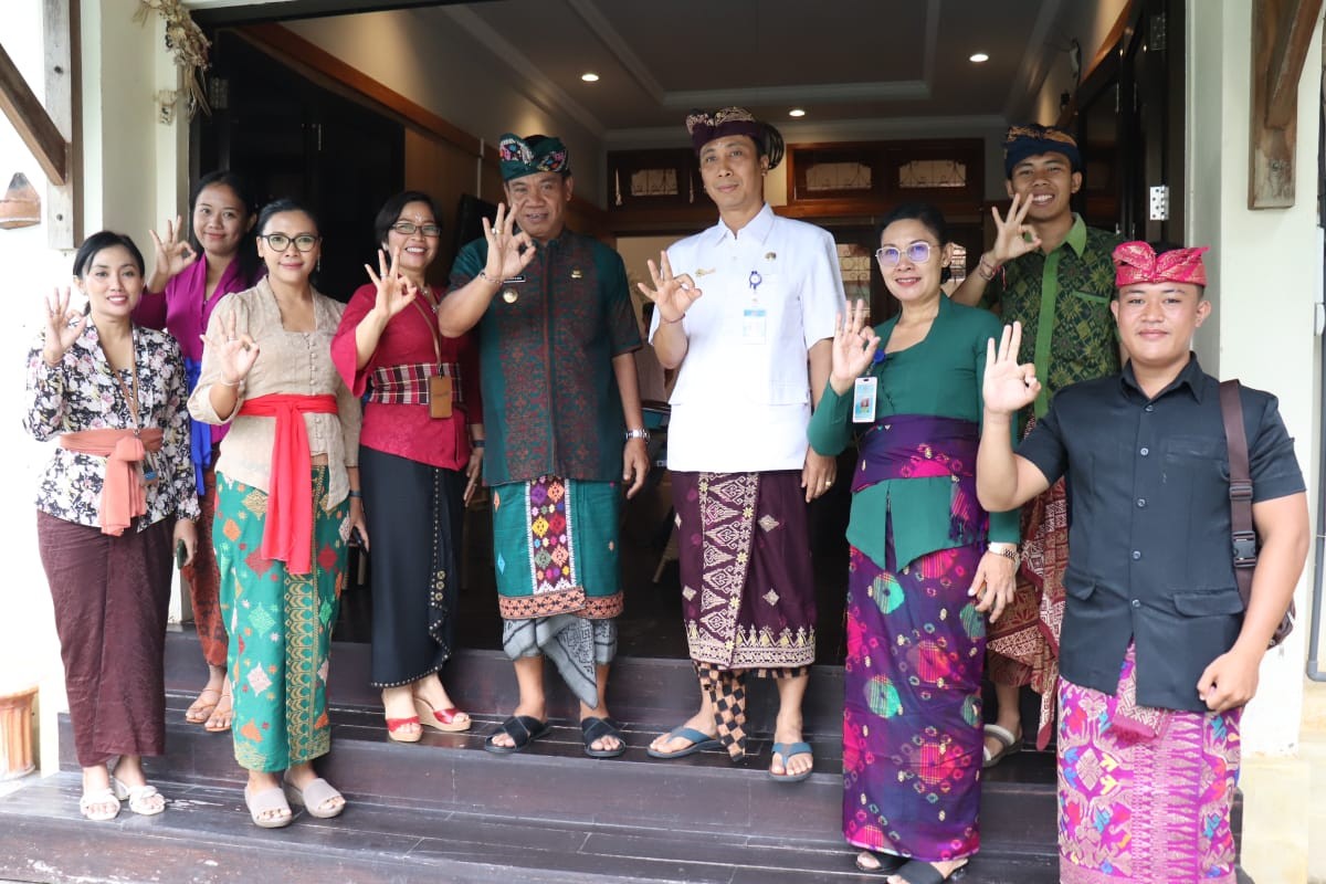 Dokumentasi dari - Pj Bupati Buleleng Lihadnyana : Kader Pend­amping Keluarga Aktif Mendata Resiko Stu­nting