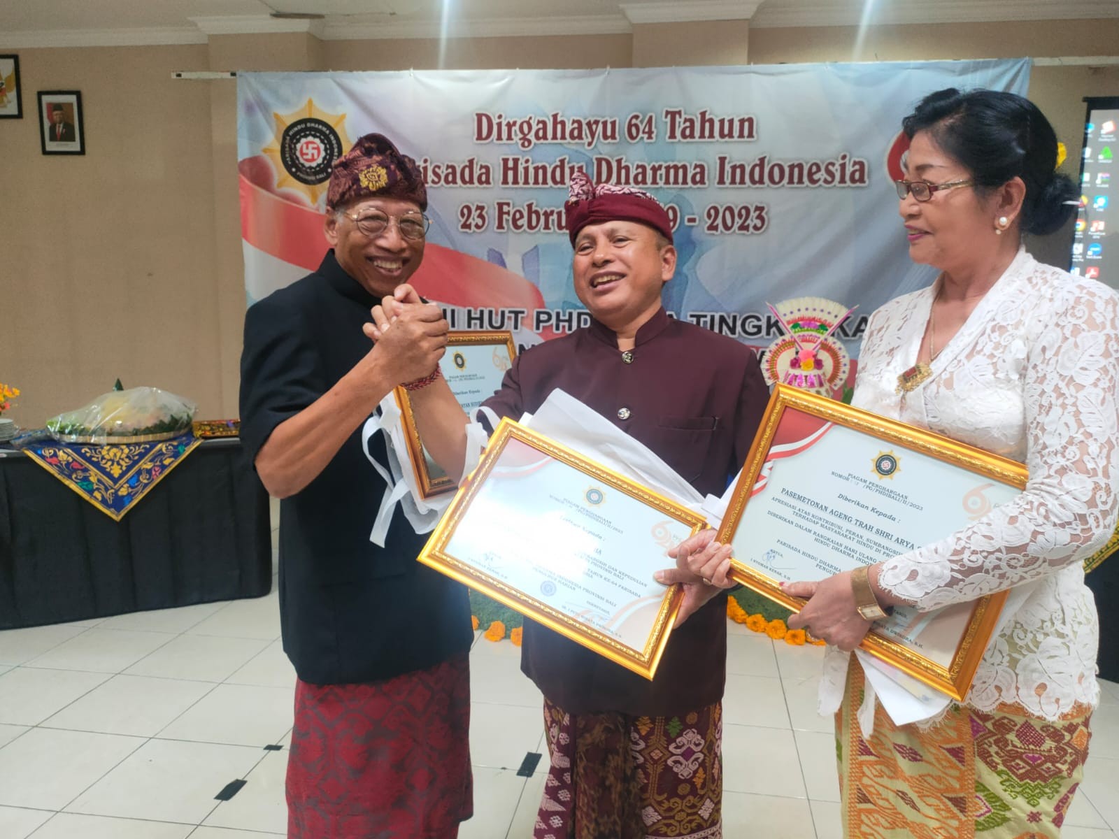 Dokumentasi dari - Sudirta - Sejumlah Tokoh Terima Penghargaan PHDI: Perjuangkan Om Swastyastu Diucap di Acara Kenegaraan