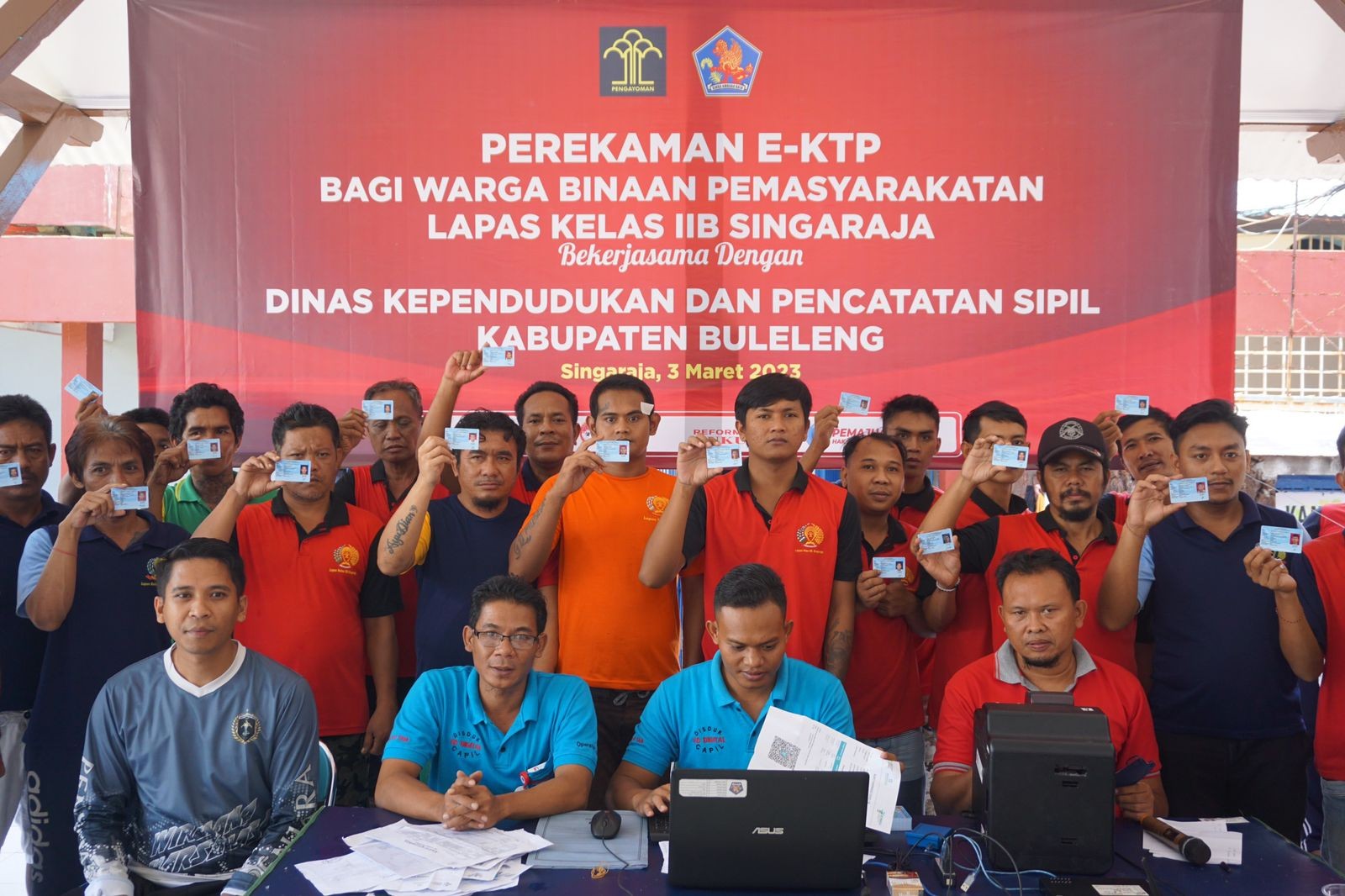 Dokumentasi dari - Lapas Singaraja Gandeng Disdukcapil Lakukan Perekaman E-KTP Bagi Warga Binaan