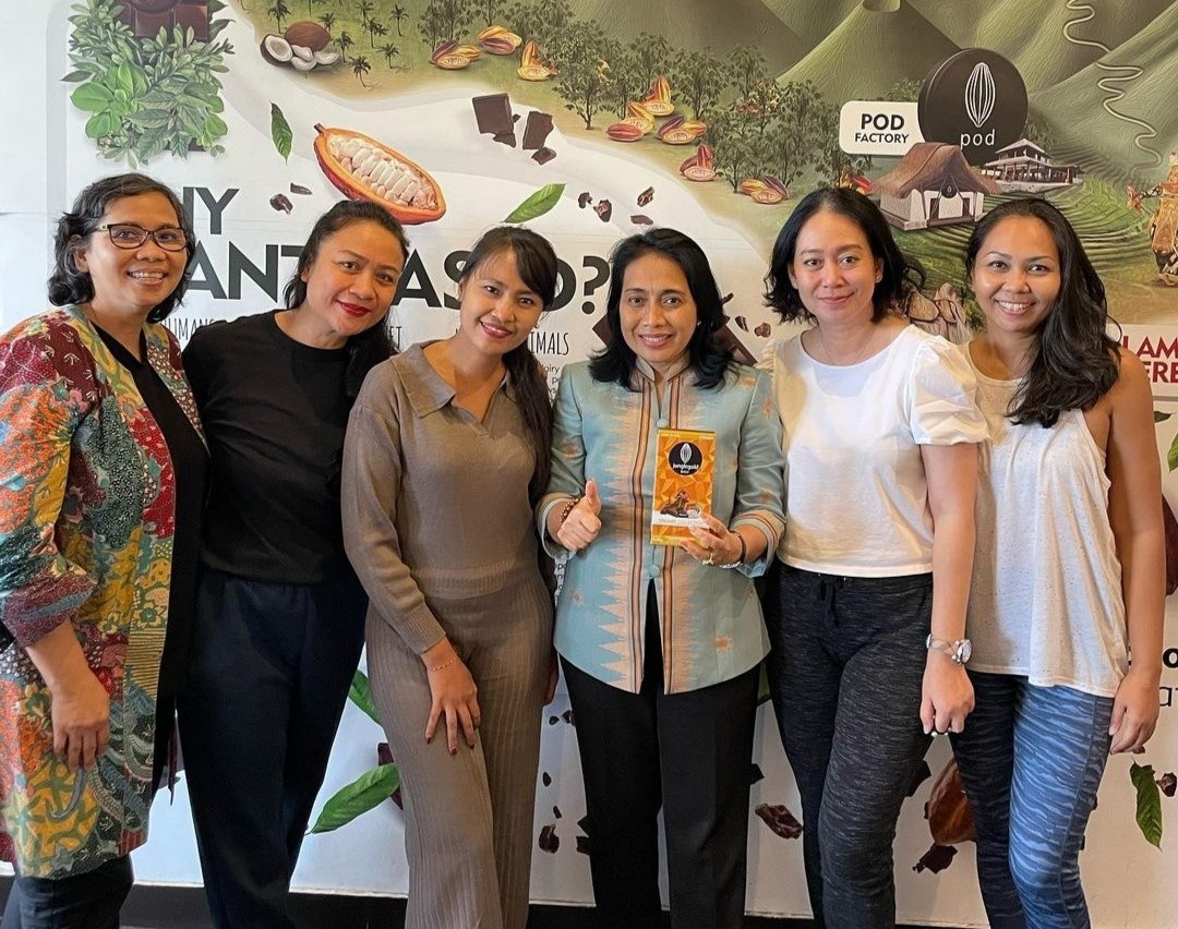 Dokumentasi dari - 60 Persen Pegawai Perempuan, Menteri Bintang Puspayoga Kunjungi Pod Chocolate Junglegold Bali