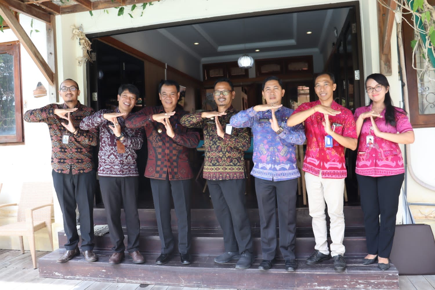 Dokumentasi dari - BPS Buleleng Gandeng Seluruh Elemen di Desa Pada Proses Verifikasi 