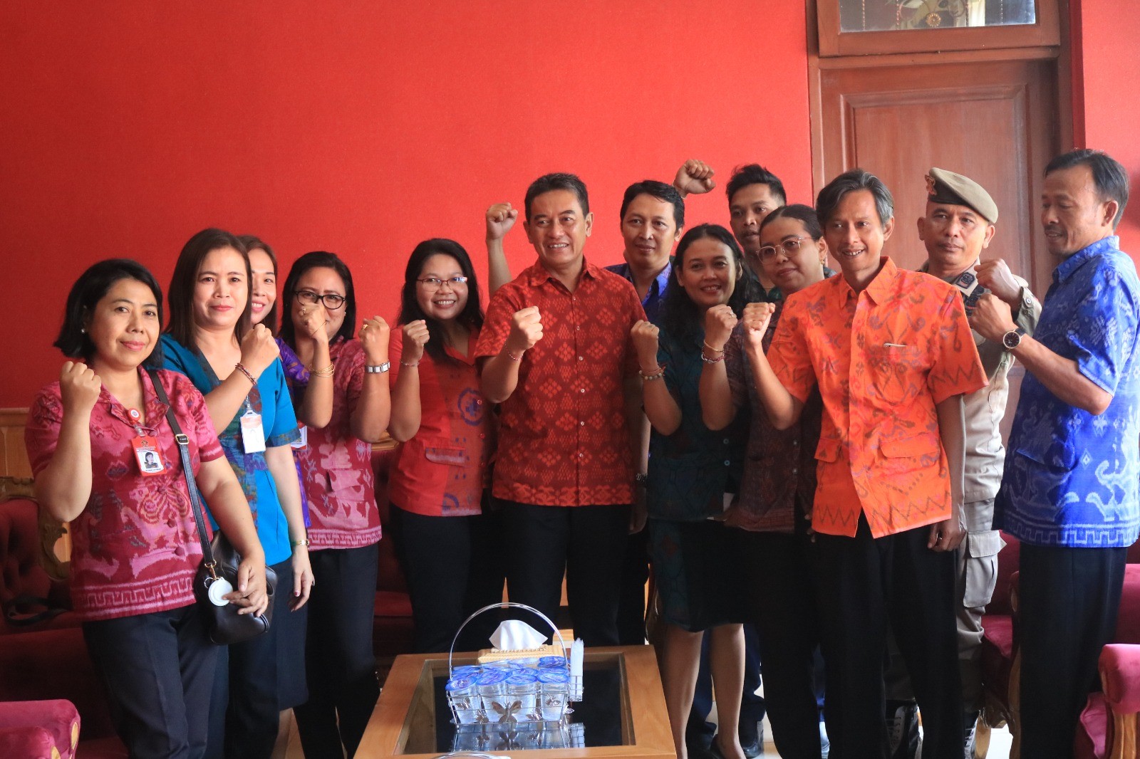 Dokumentasi dari - Dewan Buleleng Siap Memfasilitasi Keluhan Tenaga Honor Daerah