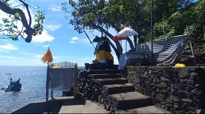 Dokumentasi dari - Pura Segara Taman Beji Ponjok Batu Desa Pacung Juga sebagai Tempat Melukat Umat Hindu