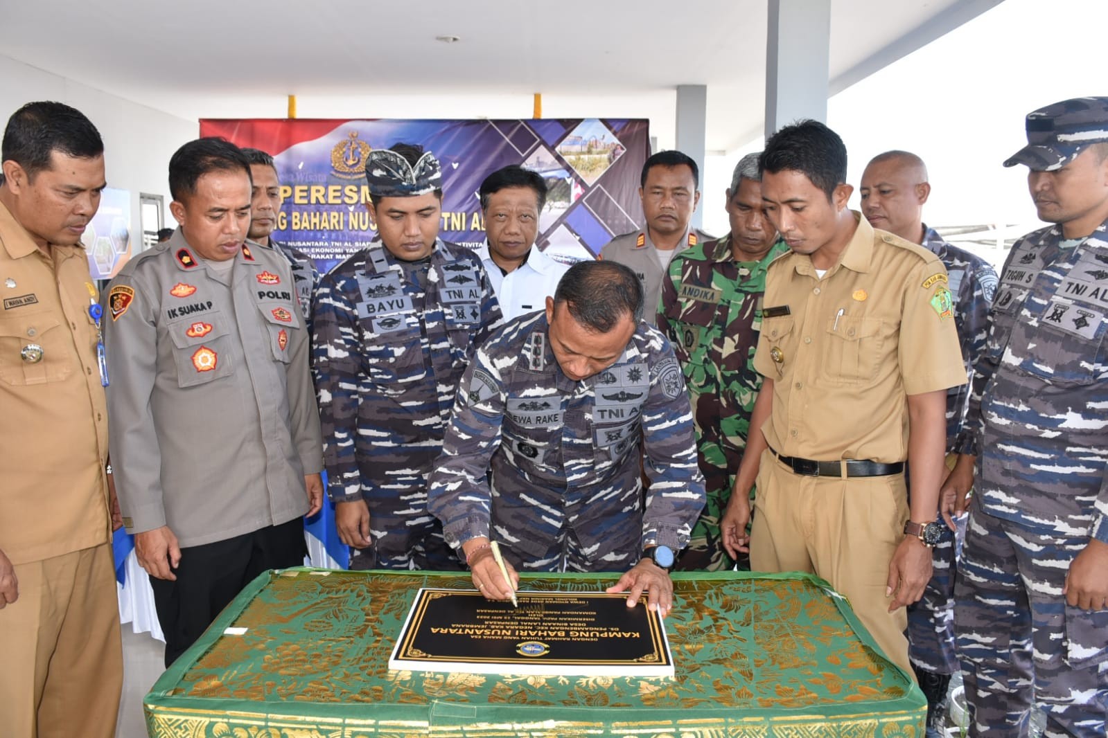 Dokumentasi dari - Tingkatan Ekonomi Pesisir, Danlanal Denpasar Resmikan Kampung Bahari Nusantara TNI AL di Jembrana 
