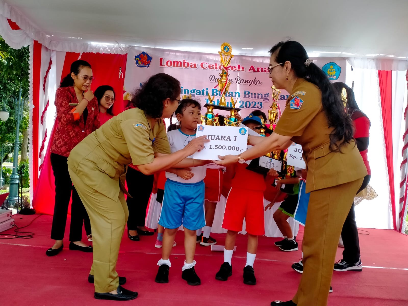 Dokumentasi dari - Bentuk Anak Kreatif Usia Dini, Digelar Celoteh Anak Peringati Bulan Bung Karno